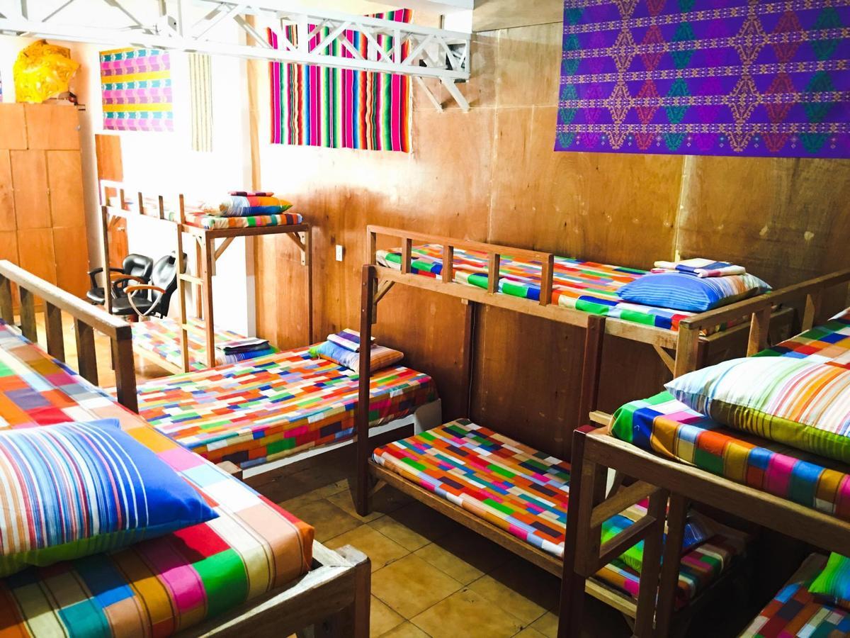 Humble Hut Hostel Manila Exterior photo